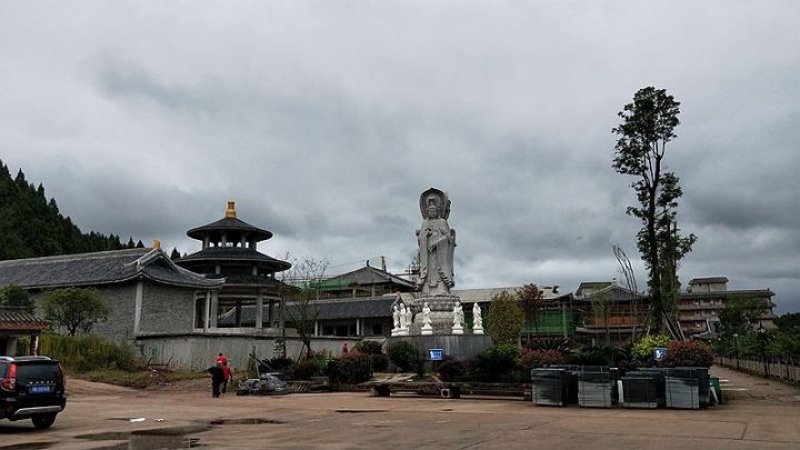 四川西充寺庙：千年古迹与现代文化的交融
