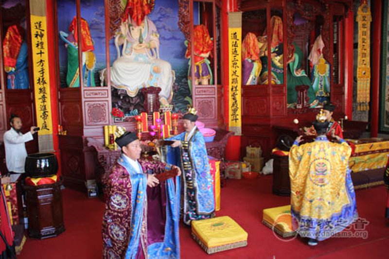 四川西充寺庙：千年古刹的文化印记